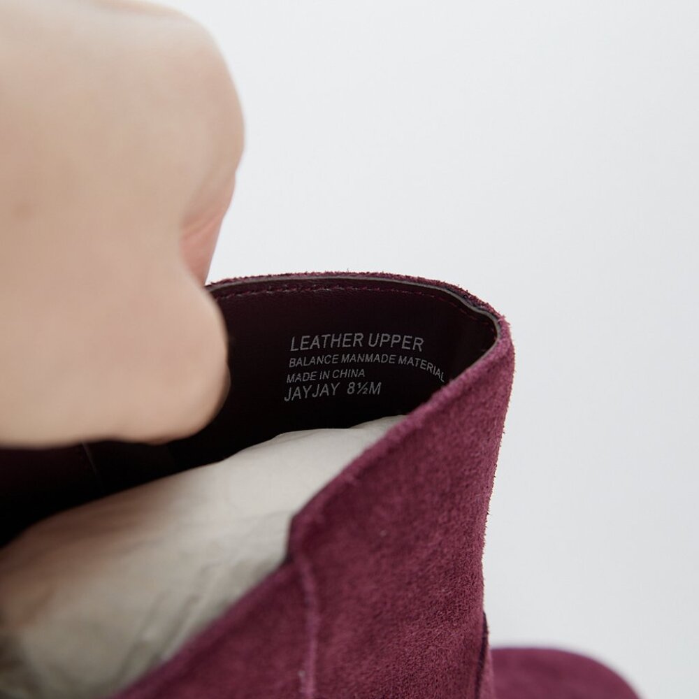 Violet & Red Suede Jay Jay Bootie in Burgundy Women's 8.5 NWOT - Picture 2 of 7
